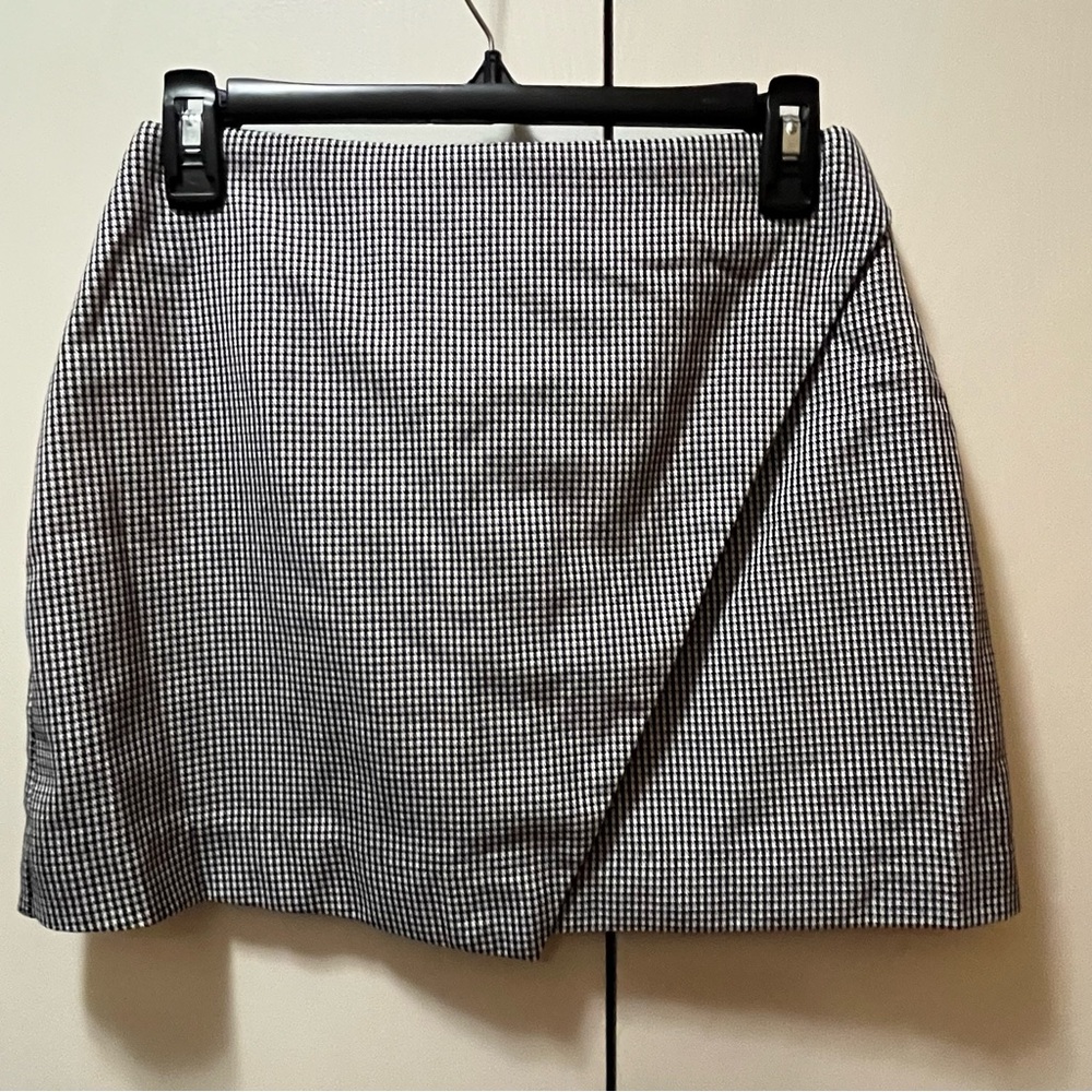 Classic Black and White Micro Houndstooth Checkered Skirt